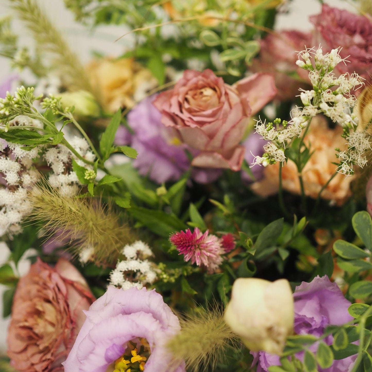 シックな色合いの花束 31264