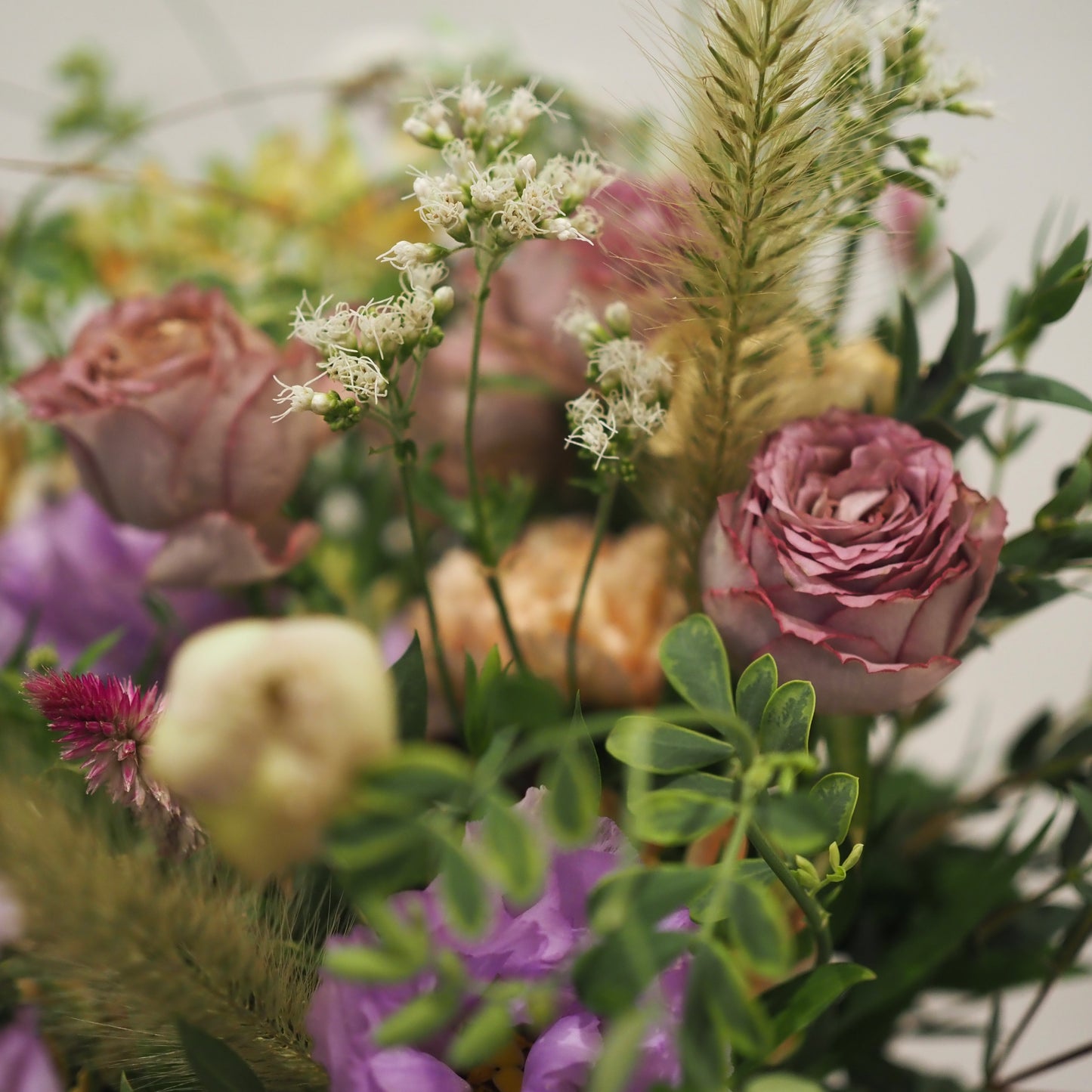 シックな色合いの花束 31264