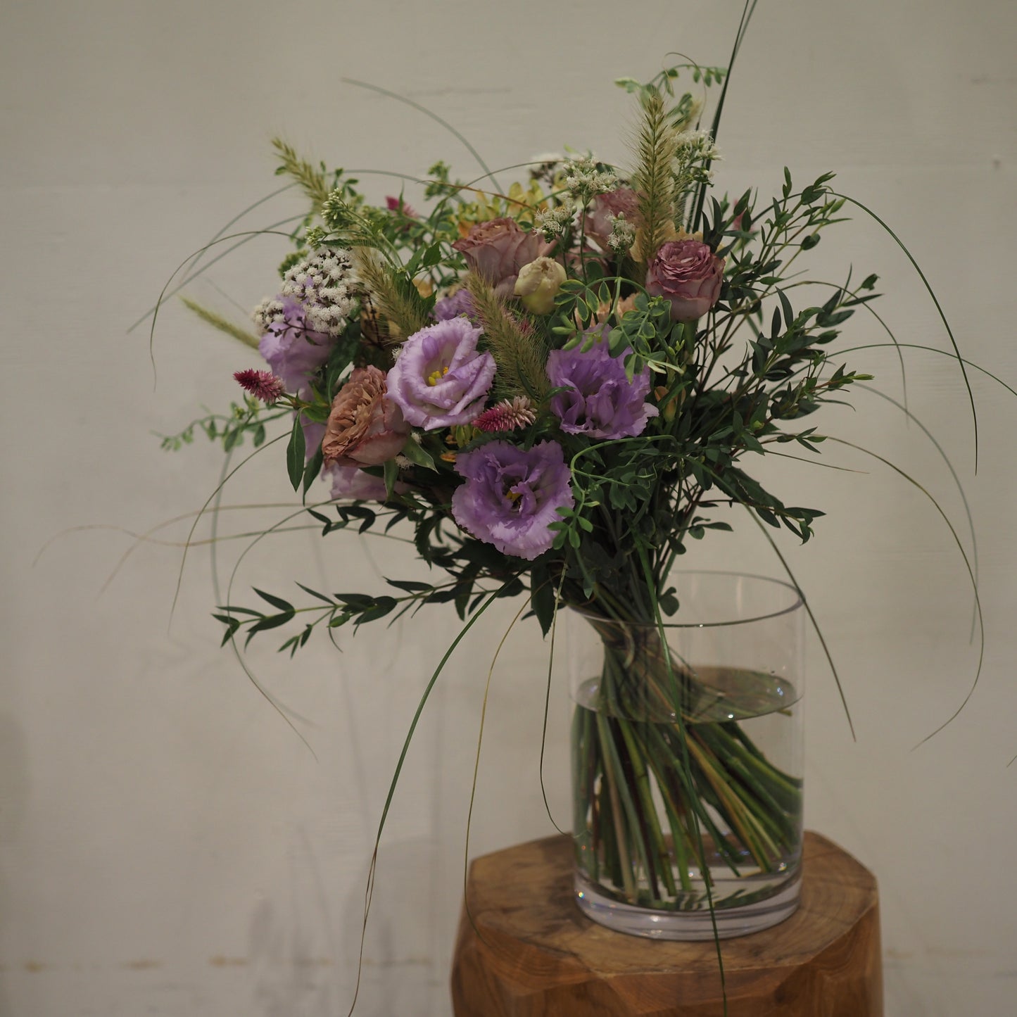 シックな色合いの花束 31264