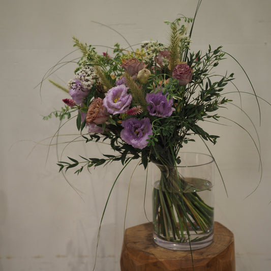 シックな色合いの花束 31264