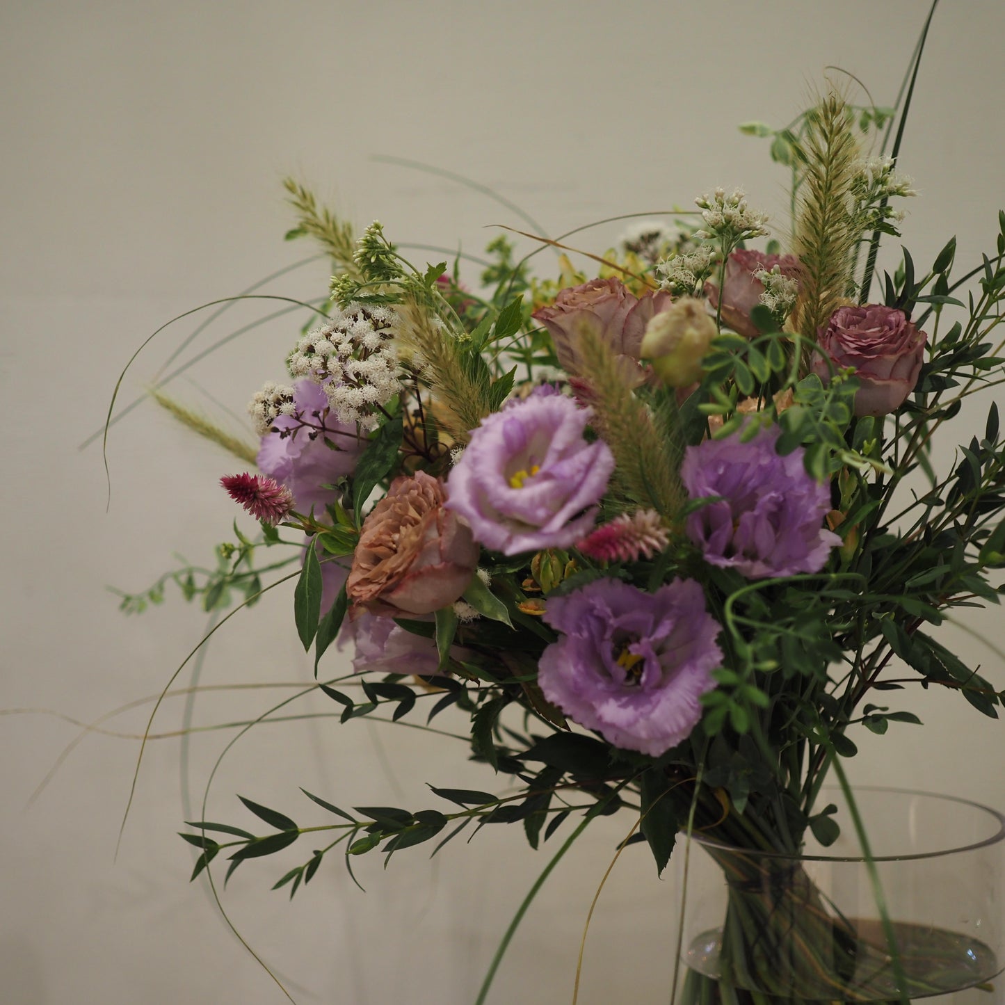 シックな色合いの花束 31264